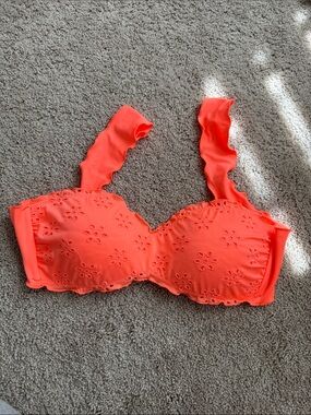 Calzedonia Coral Eyelet Bandeau Bikini Top Women’s Size 36 Ruffle Swimwear